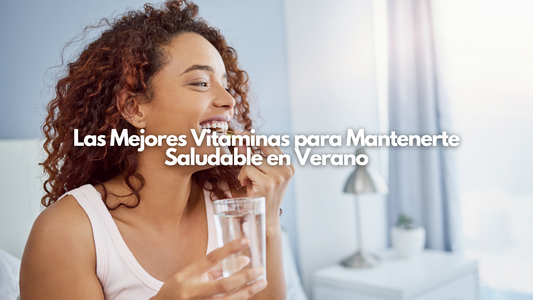 Mujer tomando vitaminas en la mañana durante el verano, promoviendo salud y bienestar con Velite Armor

